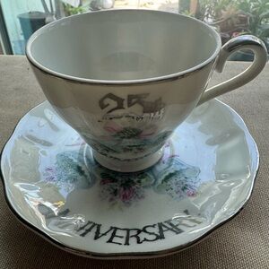 25th Anniversary Teacup et Saucer